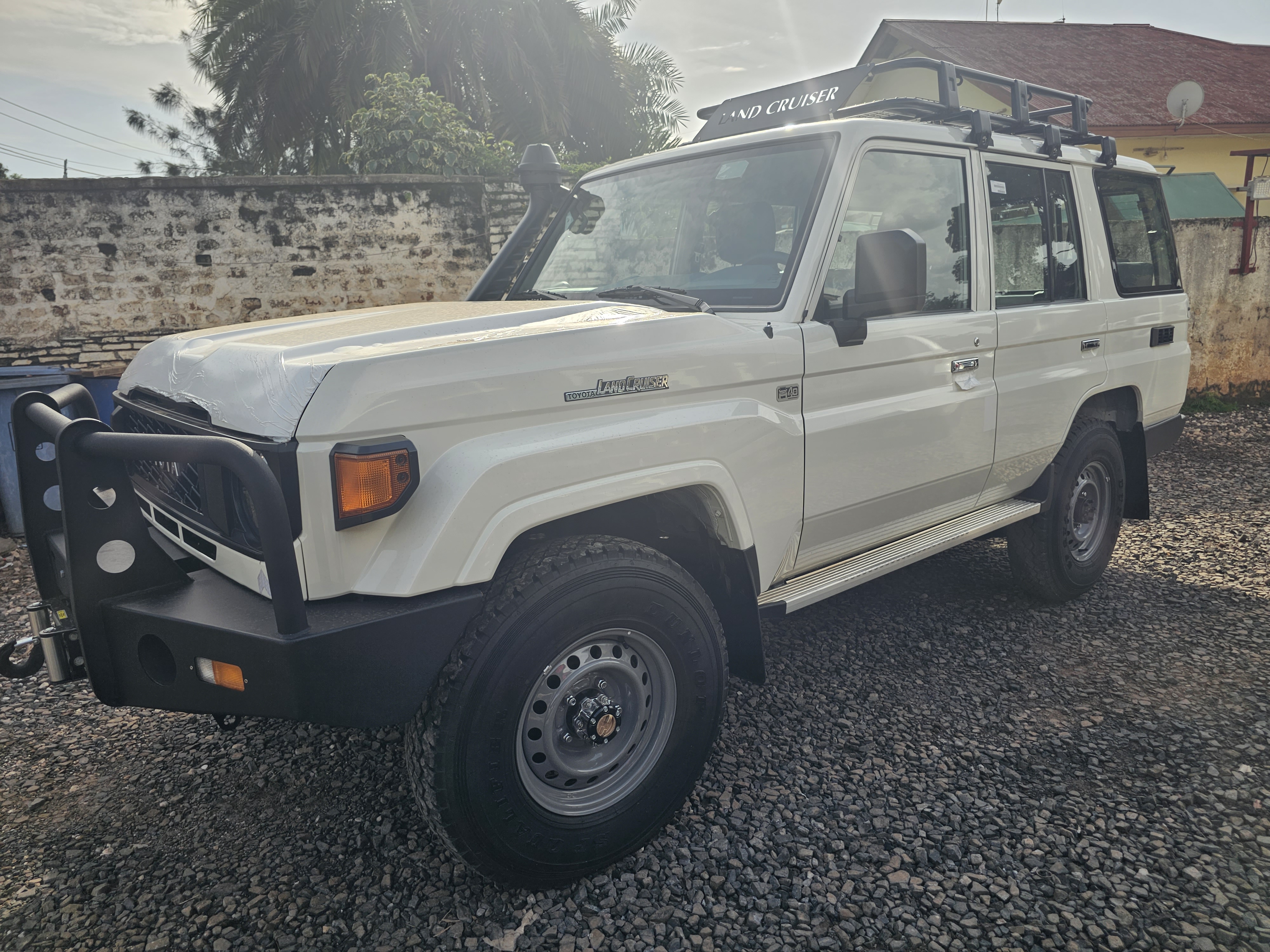 Toyota Land Cruiser LX - Excellent état - Image 5