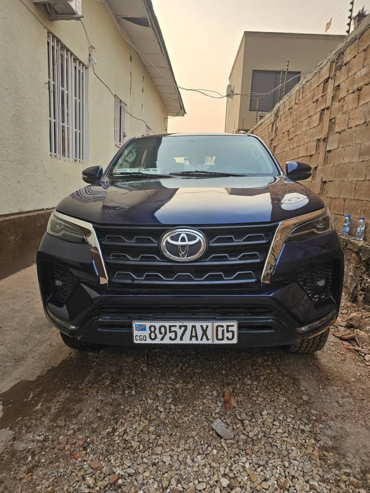 TOYOTA FORTUNER. 4X4. EXCLELLENT ETAT