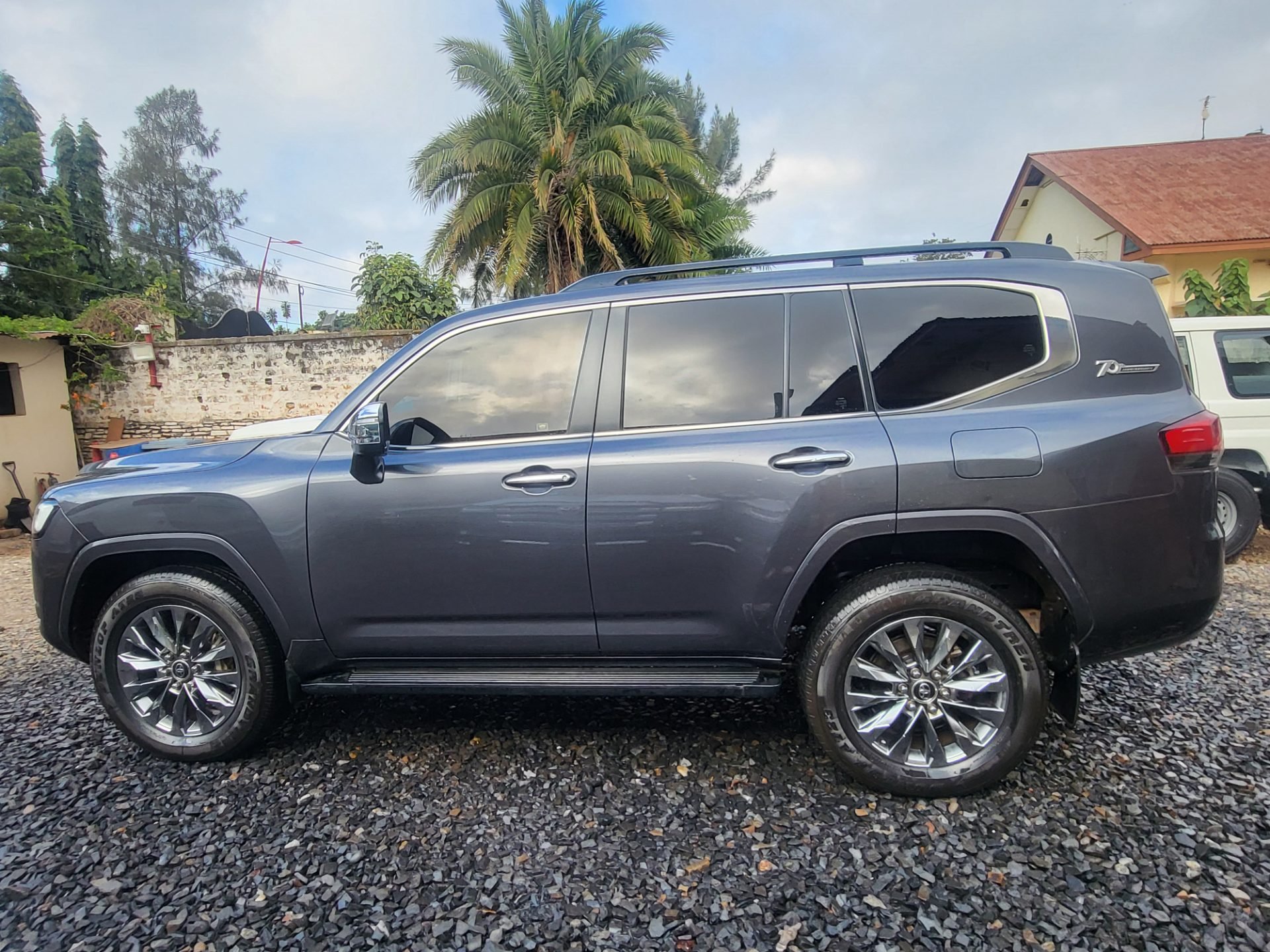 Toyota Land Cruiser V8. VX. 2025. Excellent état  - Image 2