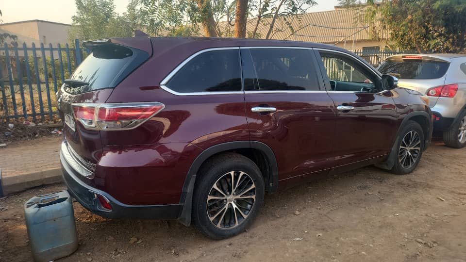 TOYOTA HIGHLANDER - Image 2