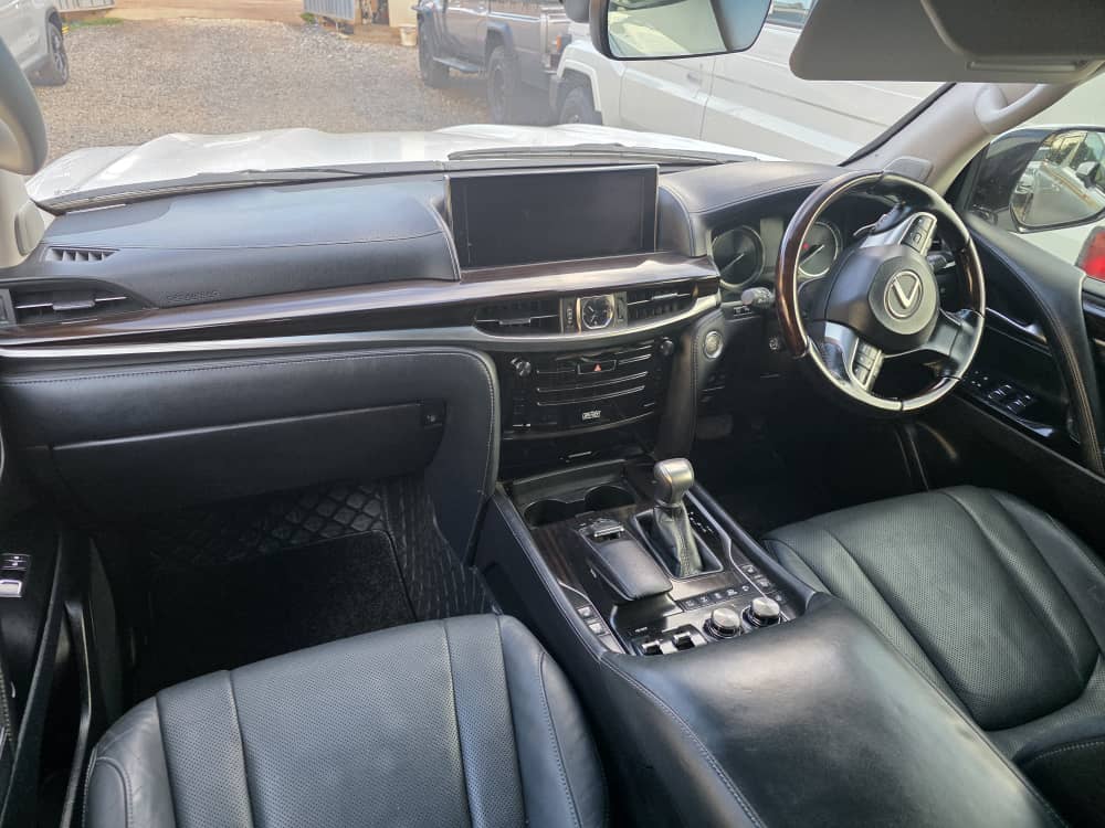 Lexus LX 570 2019 - Luxe Ultime - Image 8