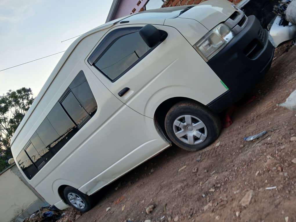 Toyota HiAce 2018 - Minibus 15 Places - Image 6