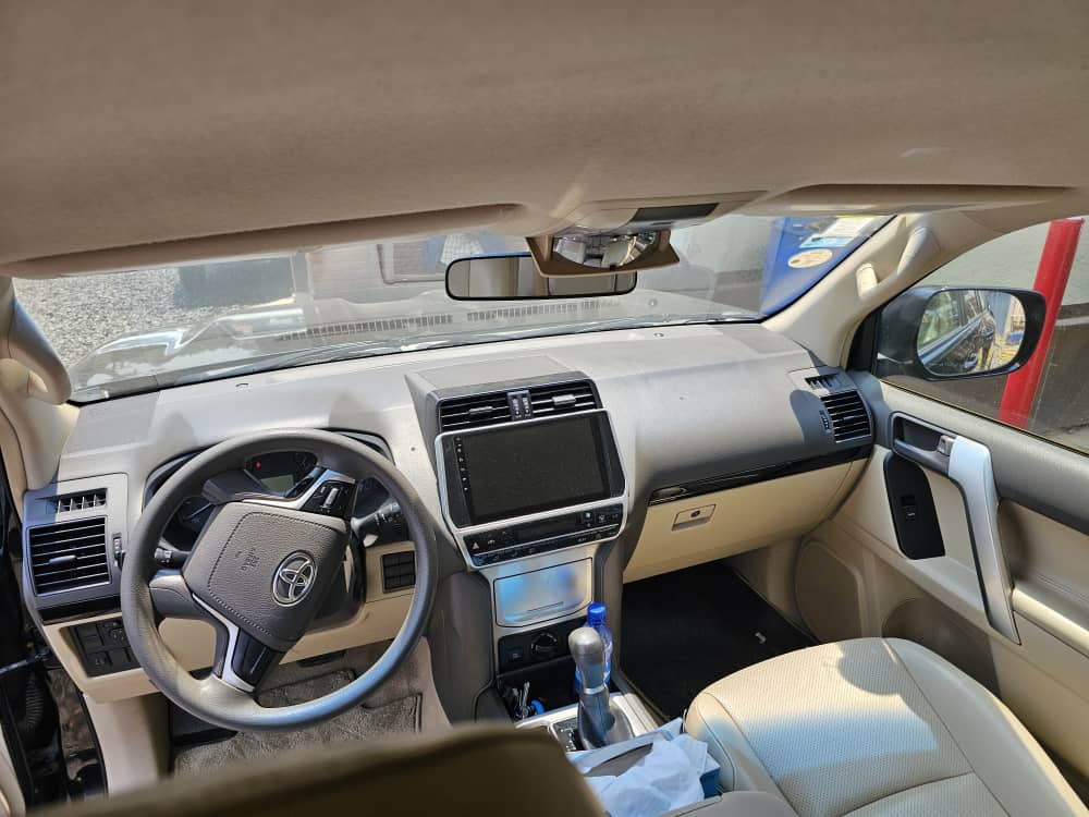 Toyota Prado TXL 2022 - Full Option - Image 12