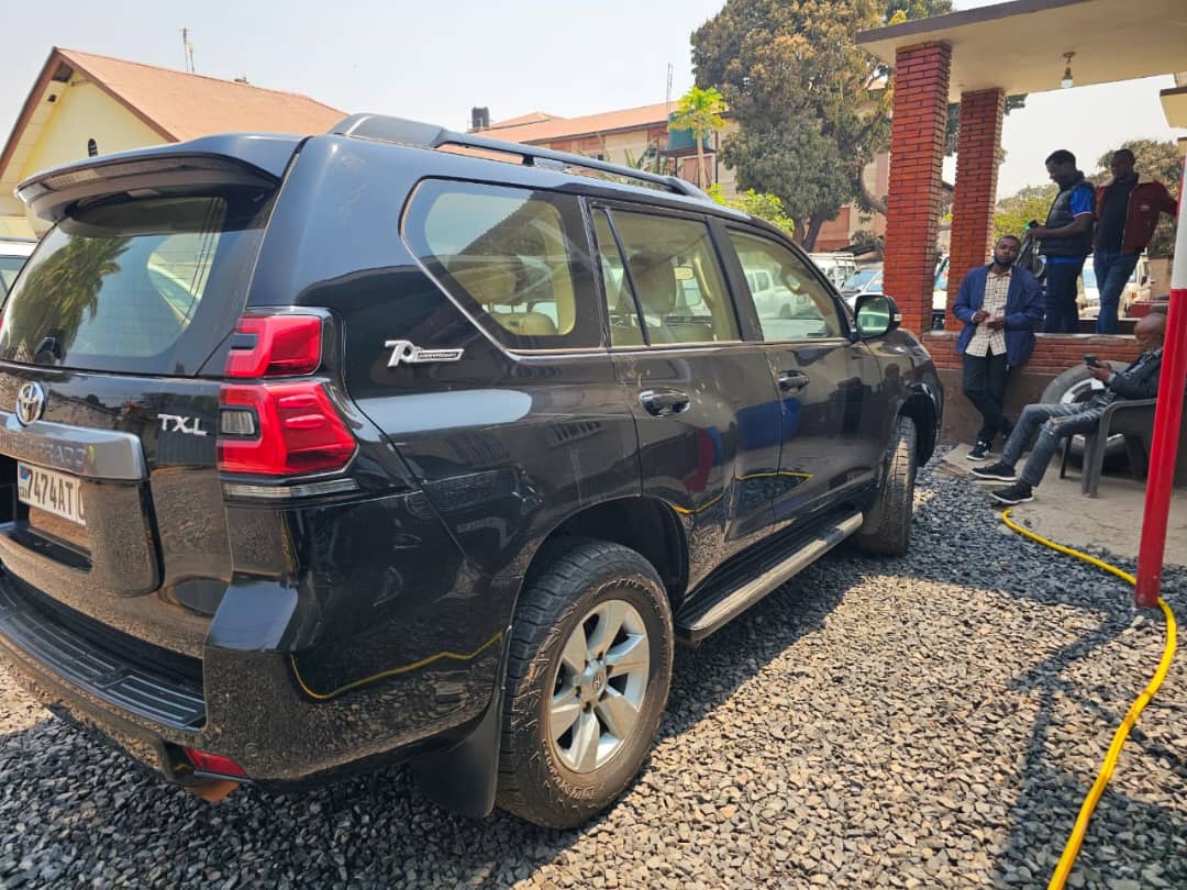 Toyota Prado TXL 2022 - Full Option - Image 14