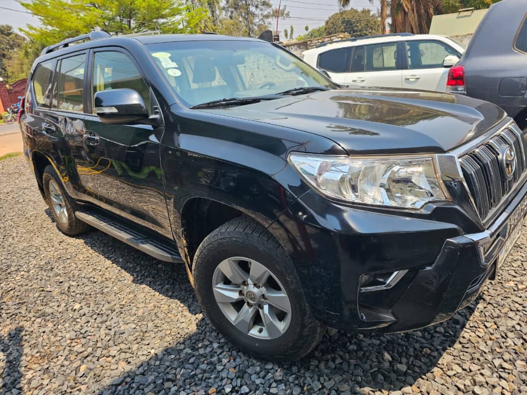 Toyota Prado TXL 2022 - Full Option - Image 8