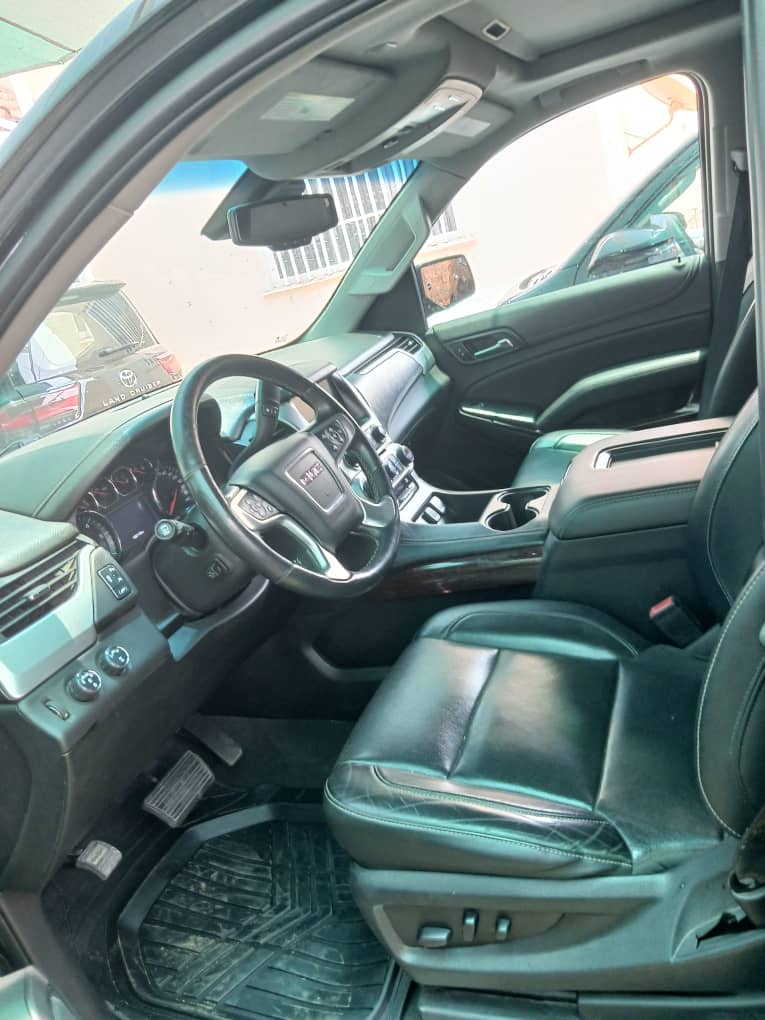 Toyota Prado TXL 2022 - Full Option - Image 3