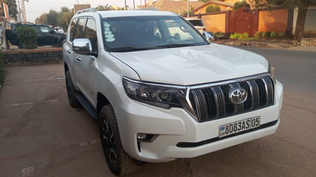 Toyota Prado TXL 2022 - Full Option - Image 3