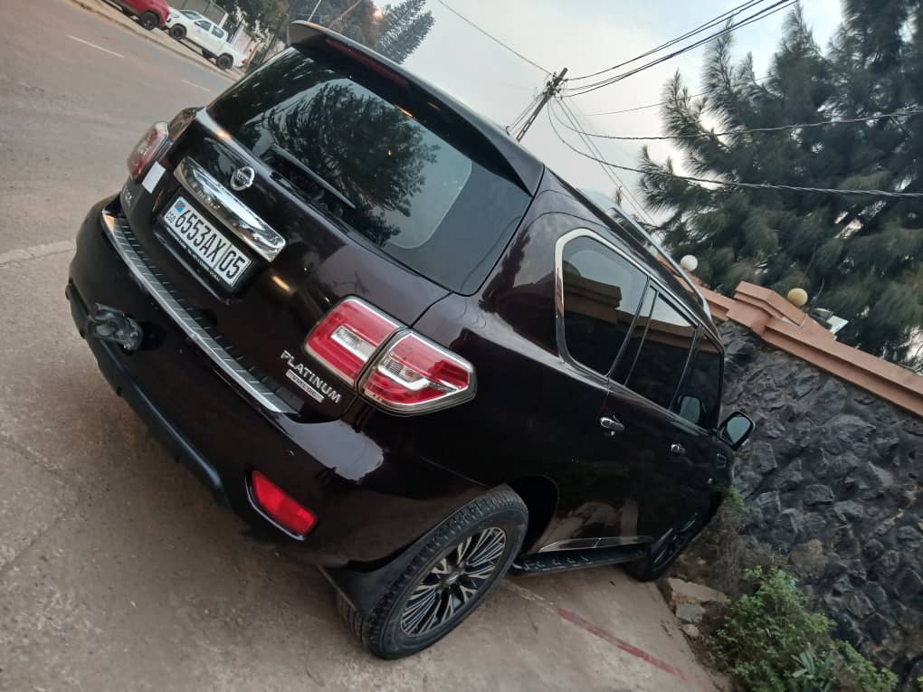 Nissan Patrol V8 2022 - Titanium - Image 8