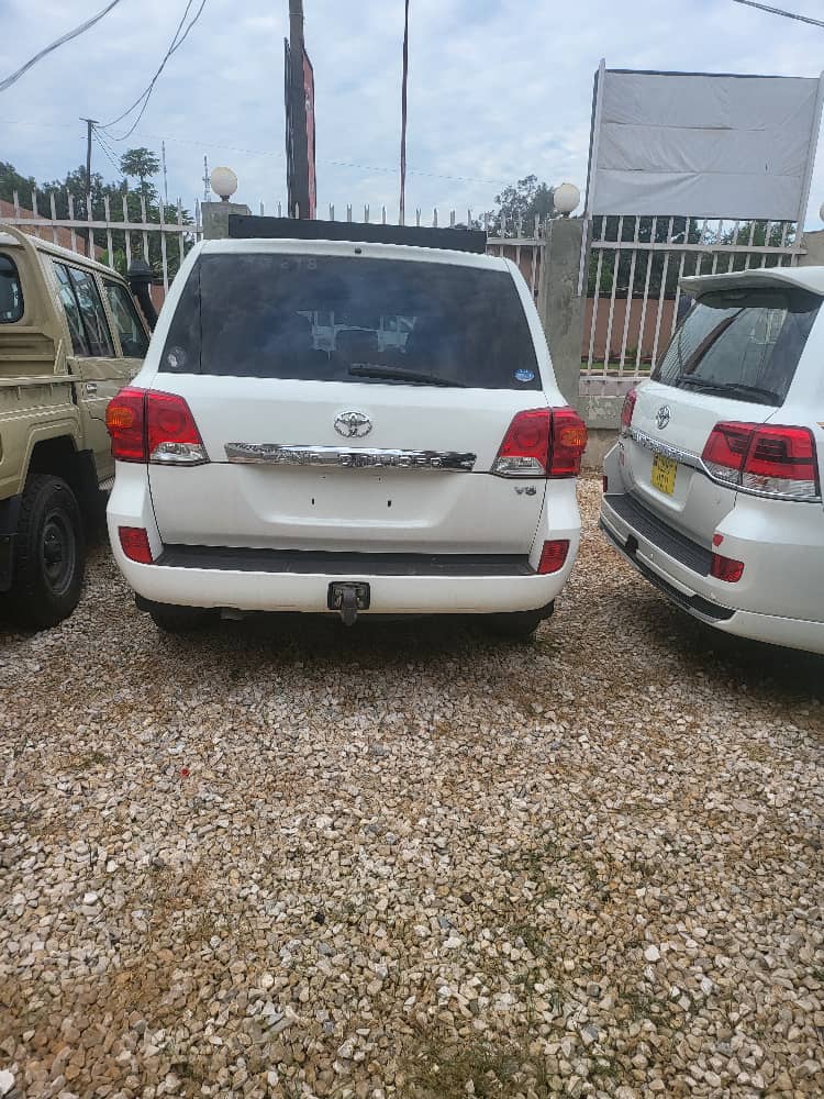 Toyota Land Cruiser 200 2017 - VX Premium - Image 2