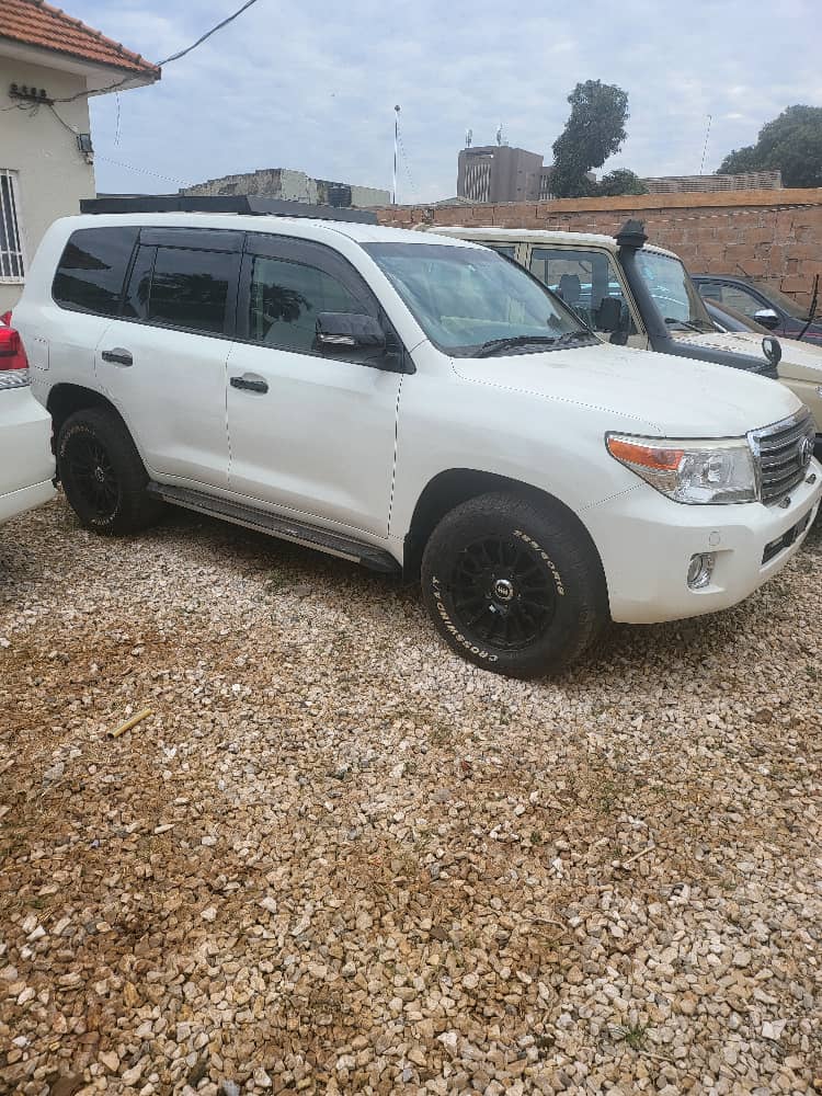 Toyota Land Cruiser 200 2017 - VX Premium