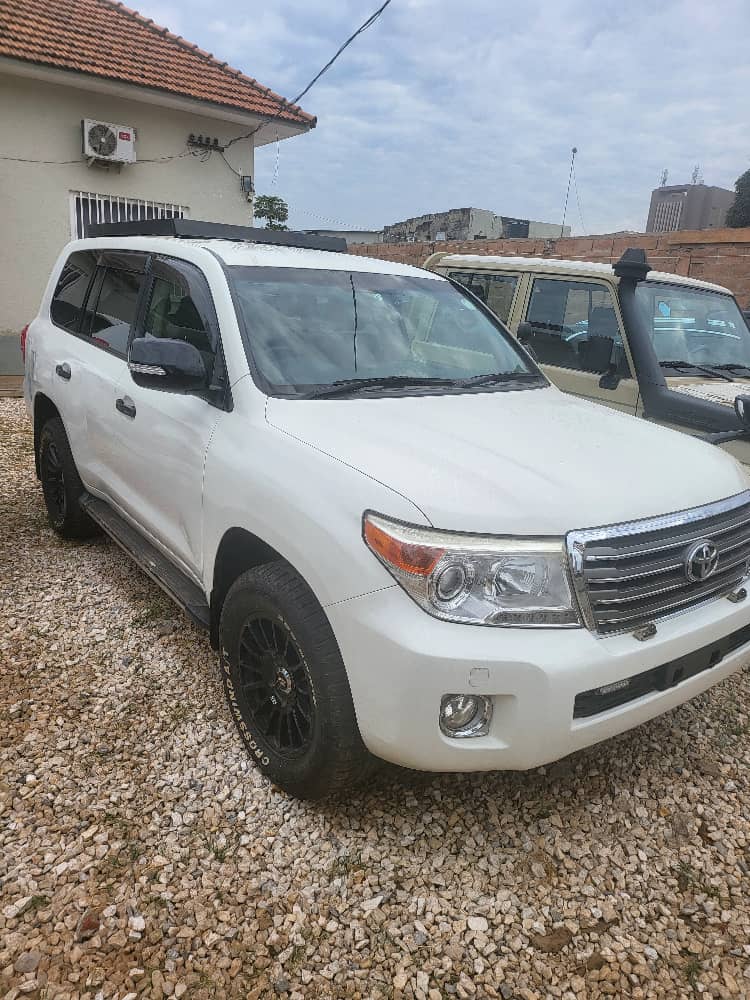 Toyota Land Cruiser 200 2017 - VX Premium - Image 4