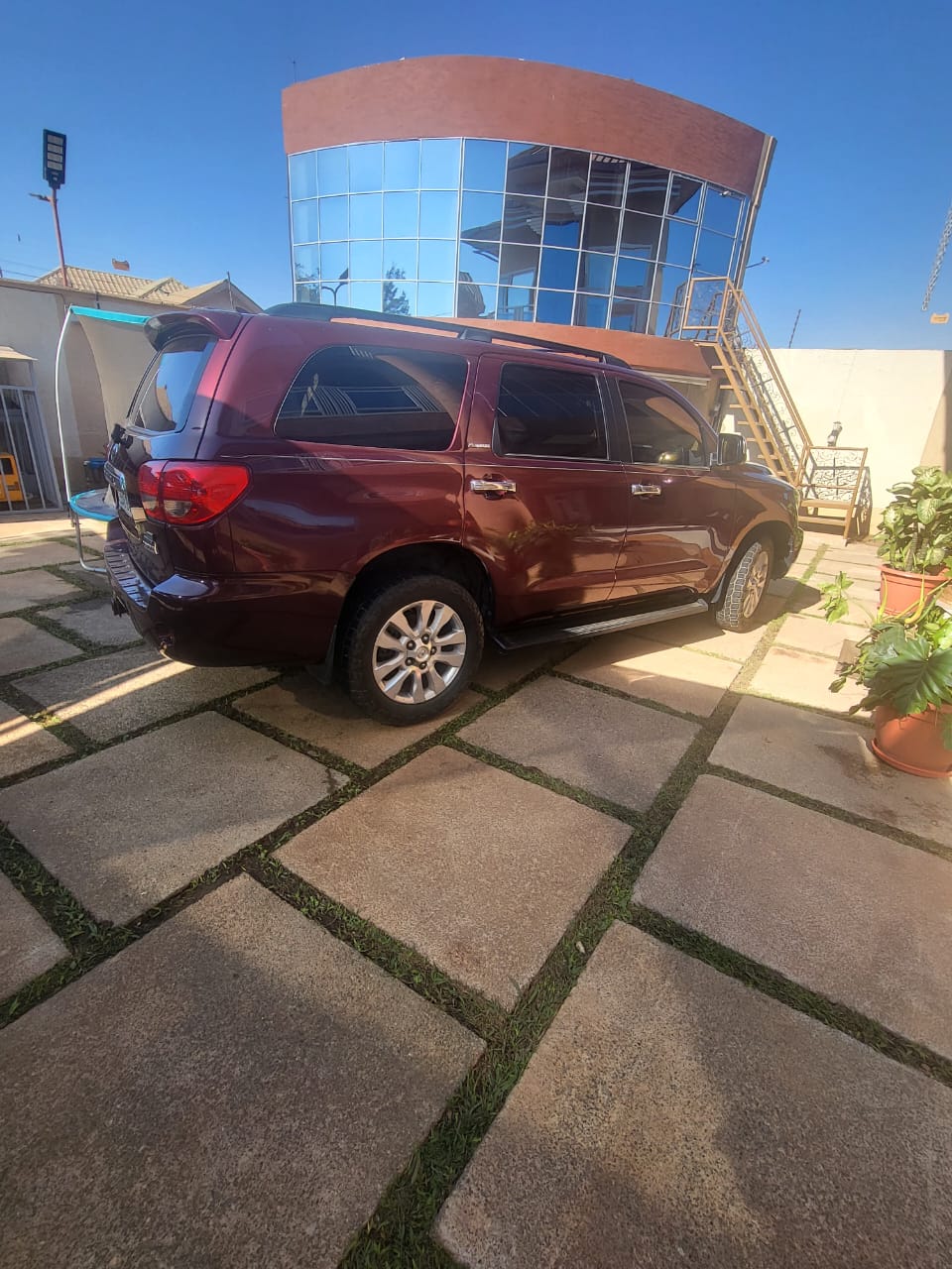 Toyota sequoia - Image 4