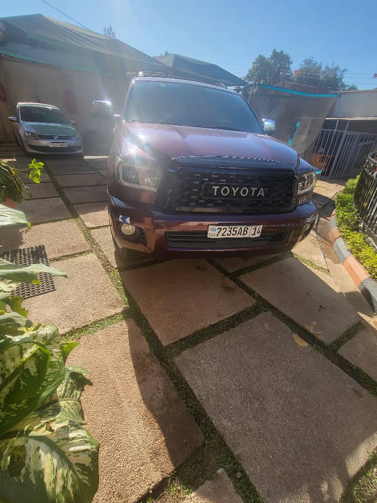 Toyota sequoia - Image 5