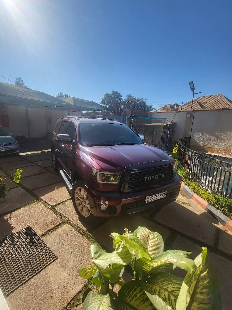 Toyota sequoia - Image 8