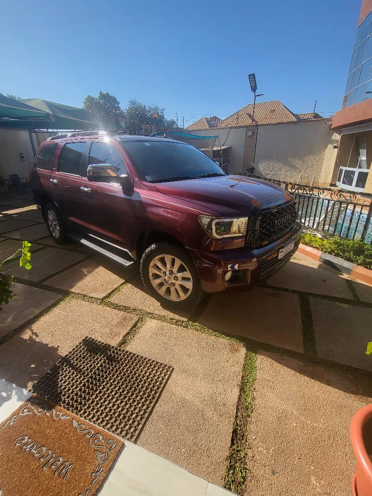 Toyota sequoia - Image 7