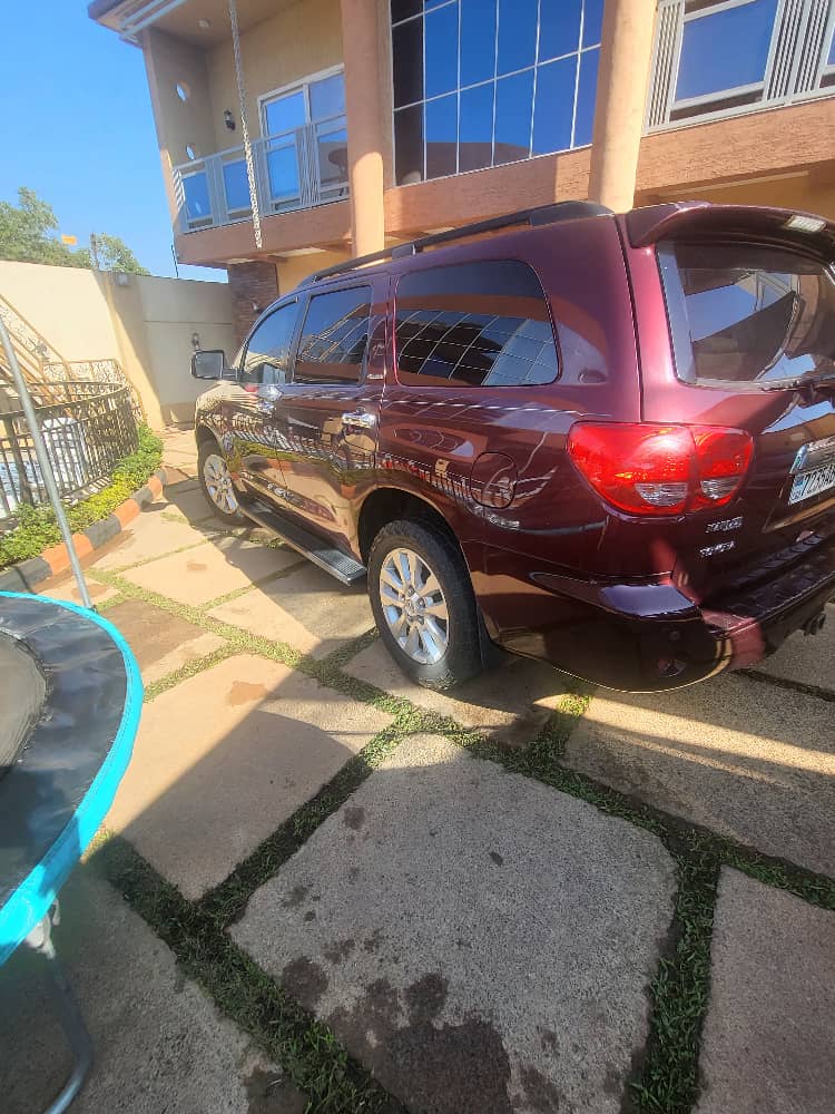Toyota sequoia - Image 3