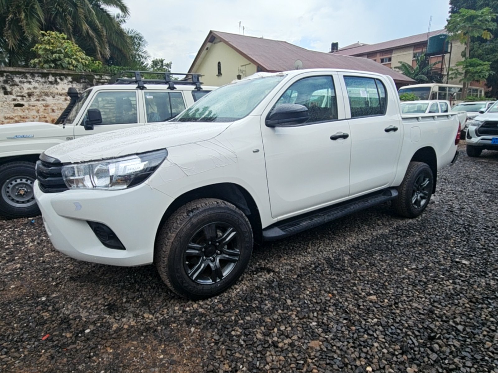 Toyota Hilux Basique - Excellent état - Image 3