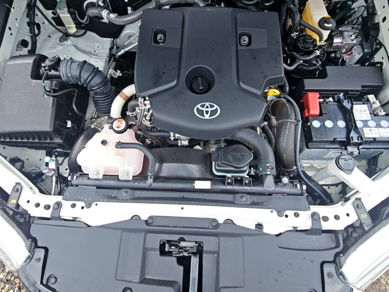 Toyota Hilux Basique - Excellent état - Image 11