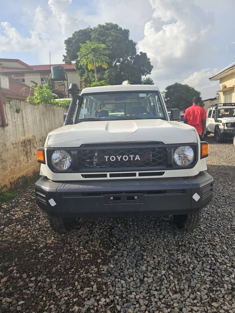 Toyota Land Cruiser - Excellent état, missionnaire, 4x4. 