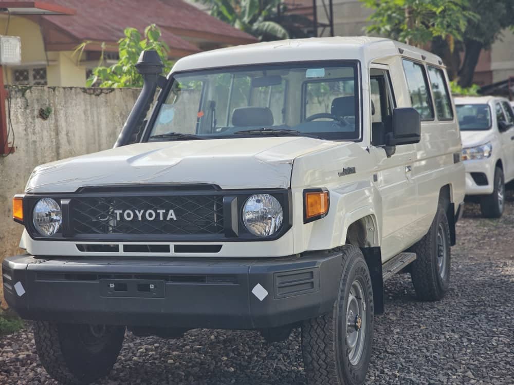 Toyota Land Cruiser - Excellent état, missionnaire, 4x4.  - Image 3