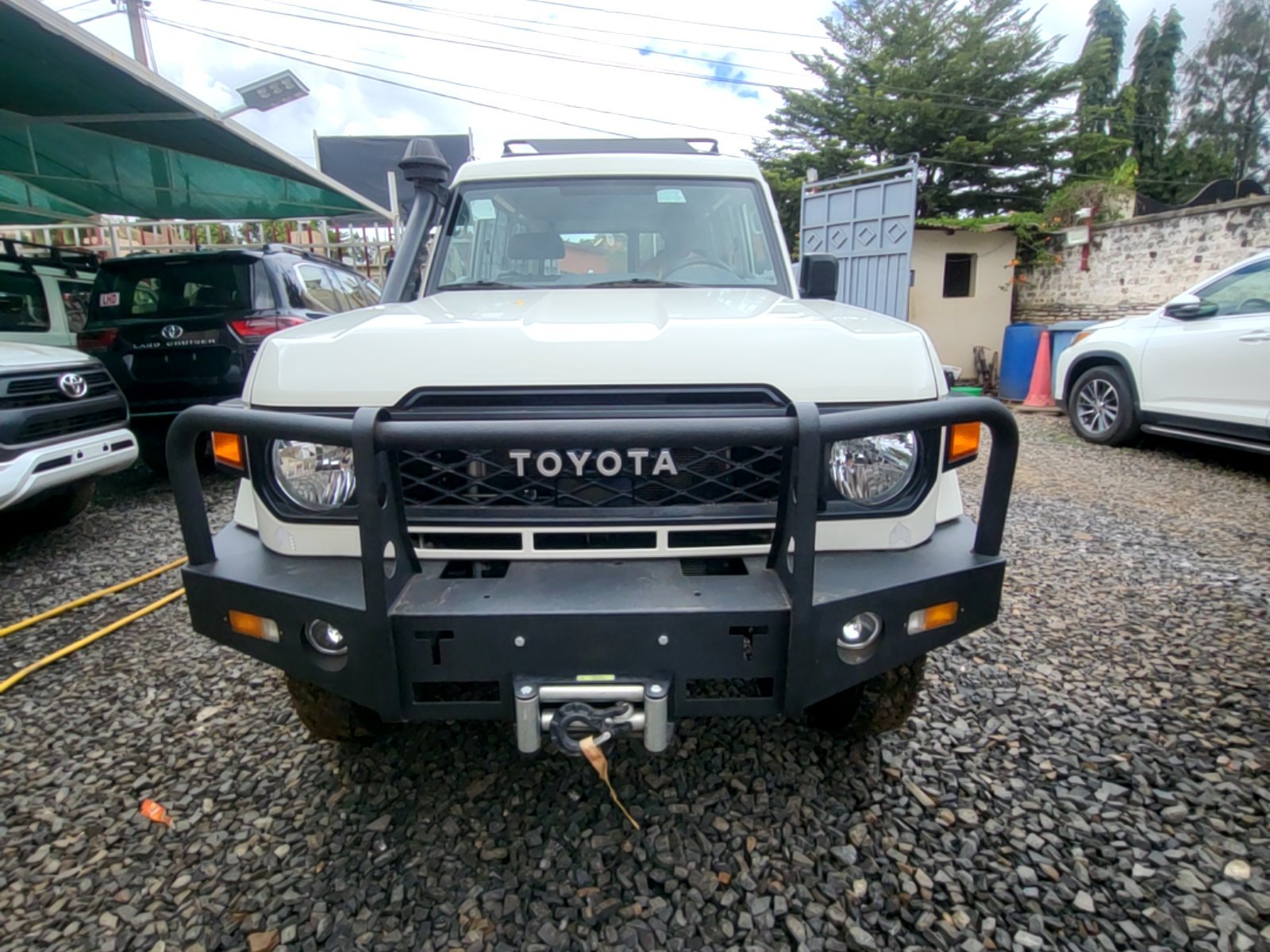 Toyota Land Cruiser missionnaire 4x4 - Excellent état