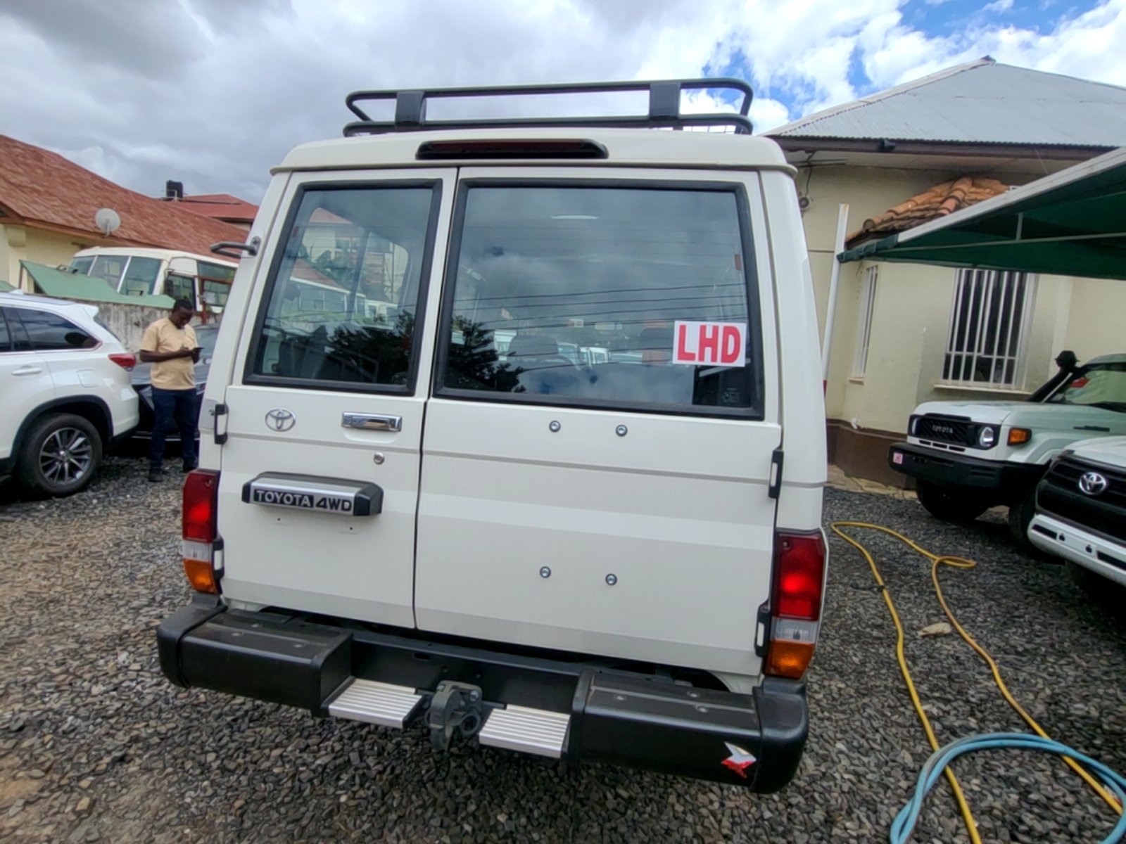 Toyota Land Cruiser missionnaire 4x4 - Excellent état - Image 2