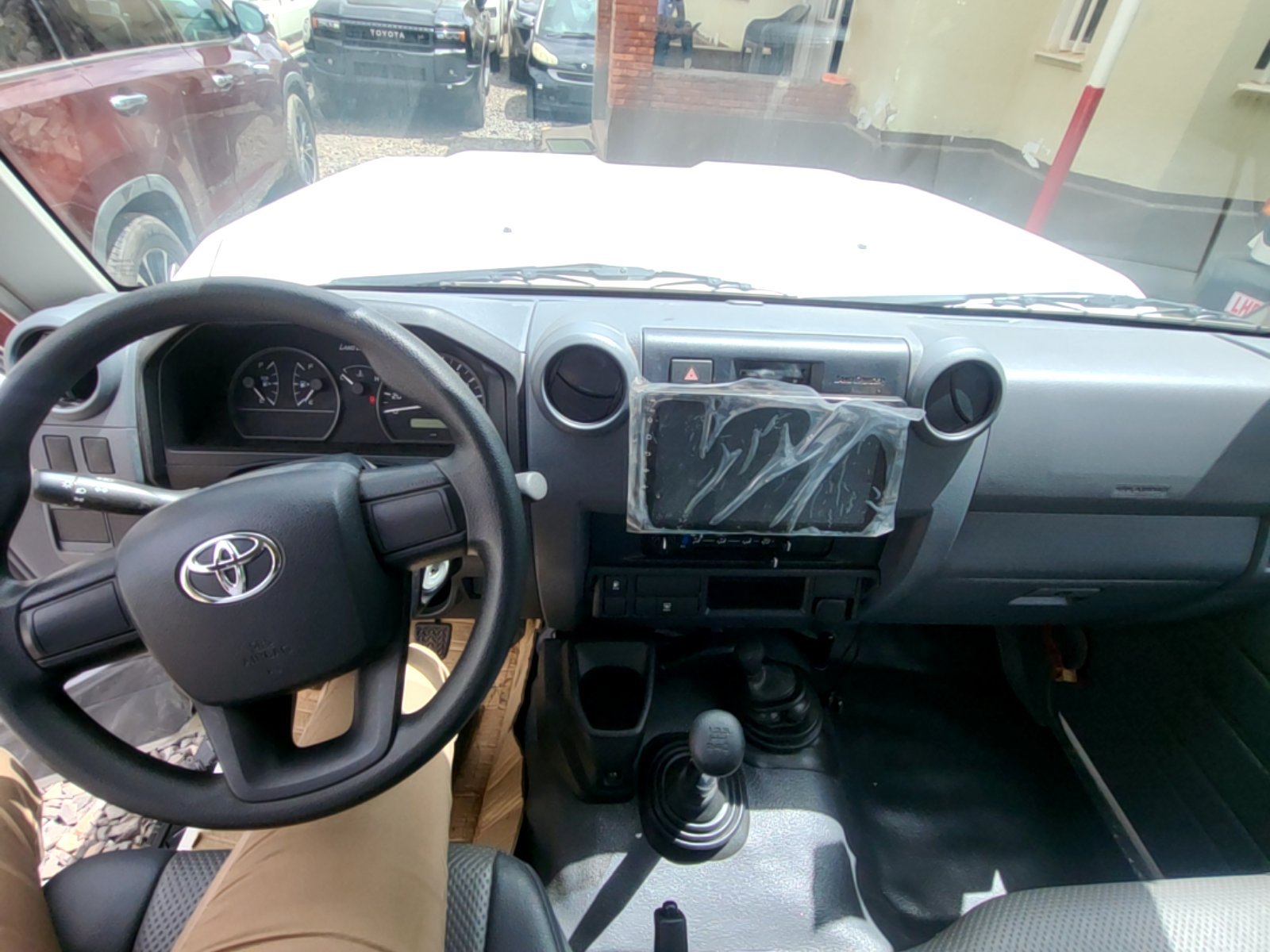 Toyota Land Cruiser missionnaire 4x4 - Excellent état - Image 6