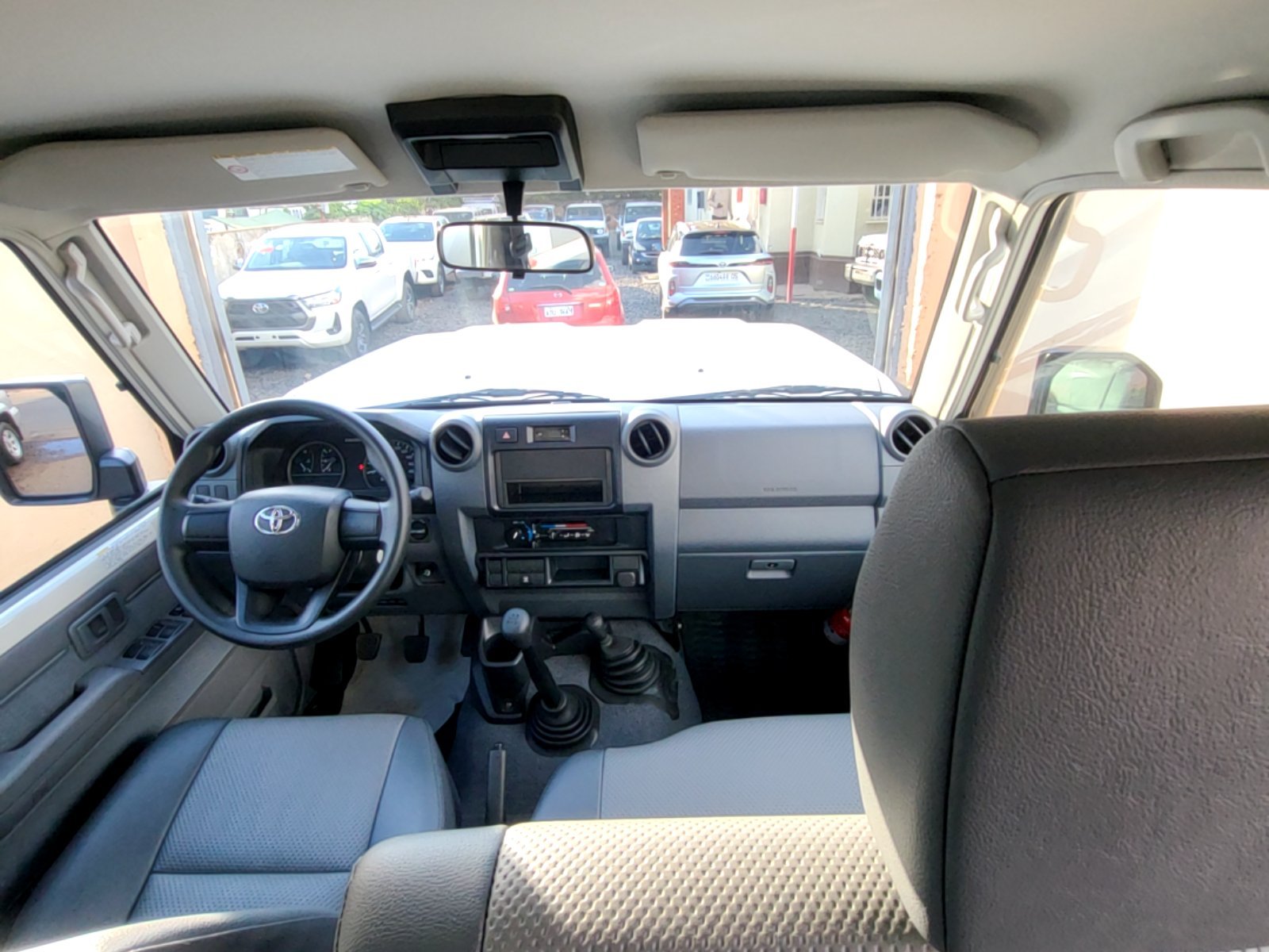 Toyota Land Cruiser 2025 - Excellent état - Image 3