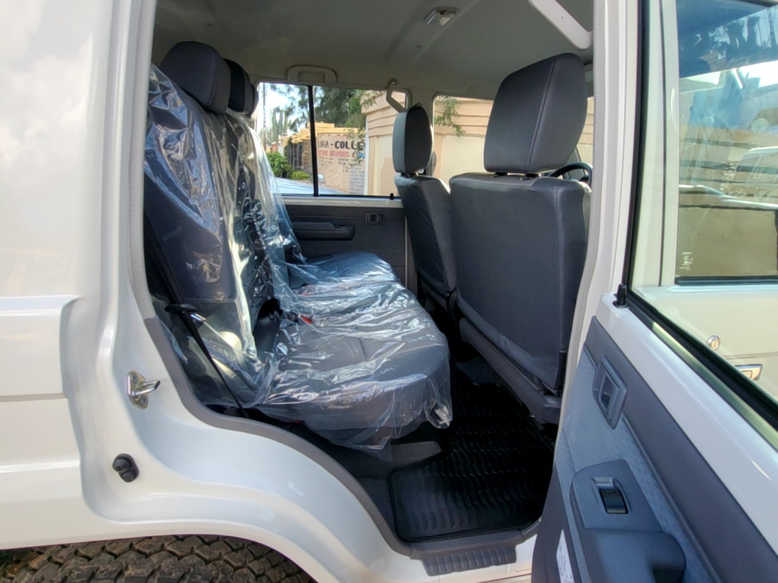 Toyota Land Cruiser 2025 - Excellent état - Image 4