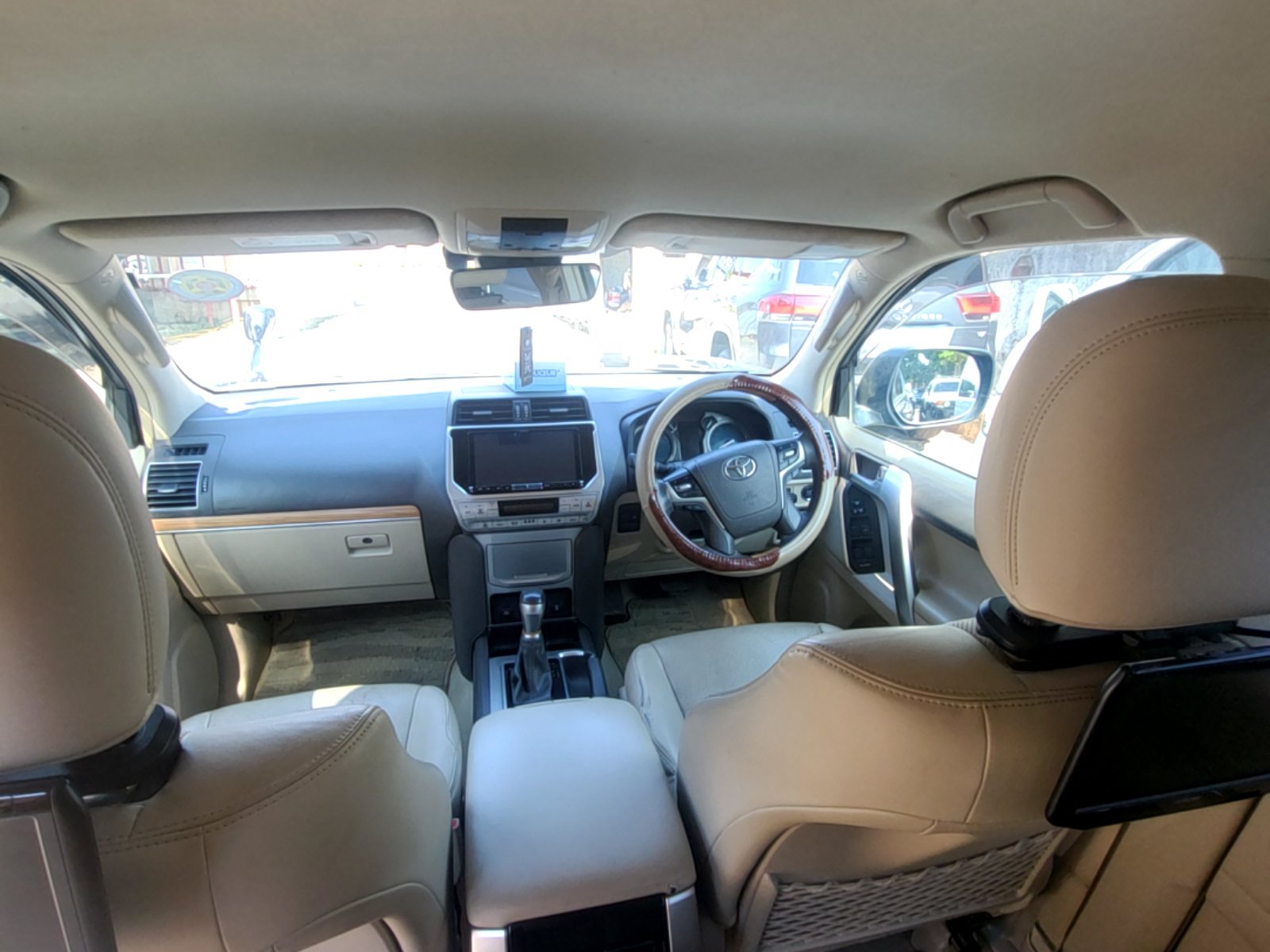 Toyota Prado 2022 TXL - Excellent état - Image 4