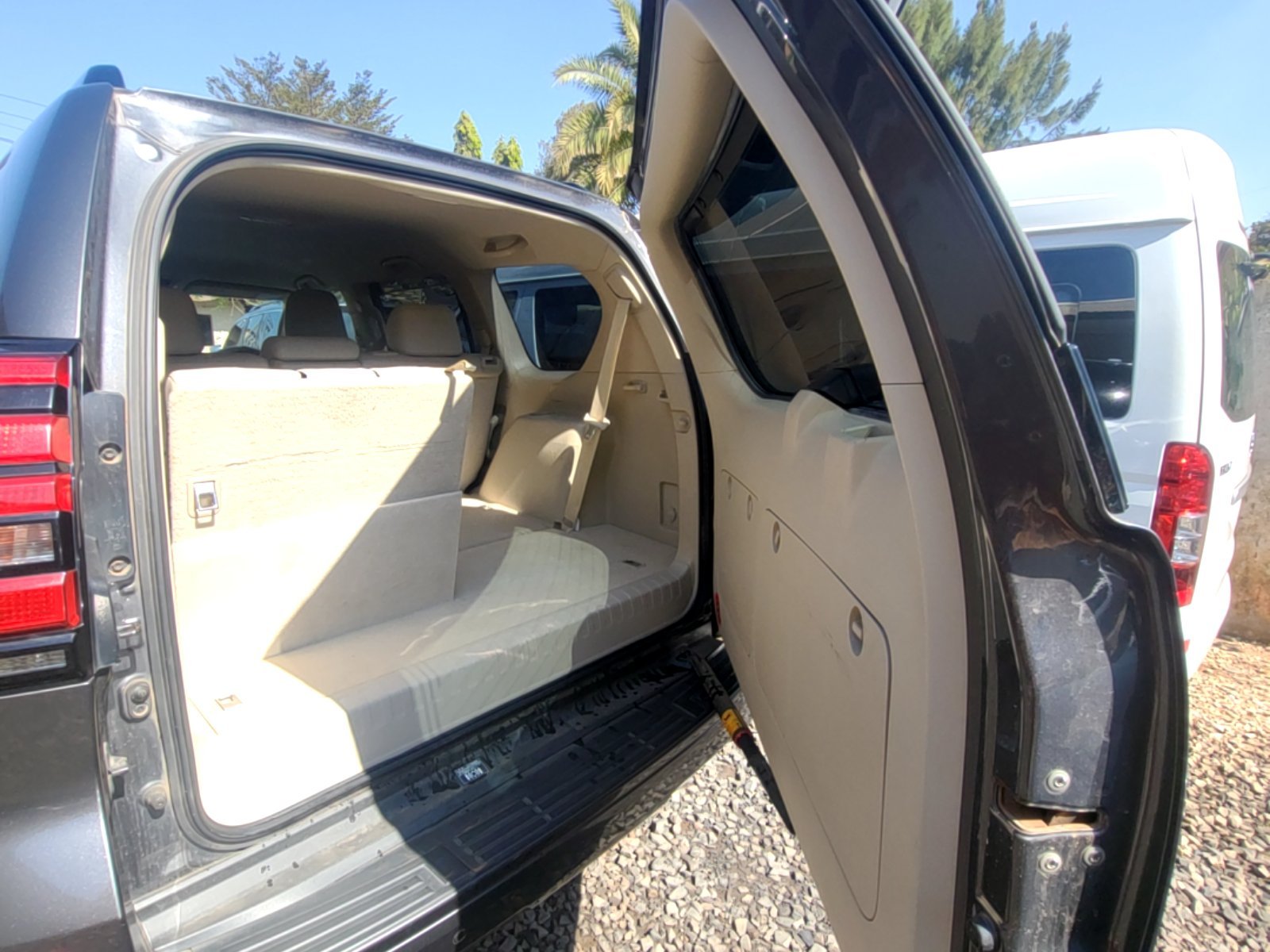 Toyota Prado 2022 TXL - Excellent état - Image 6
