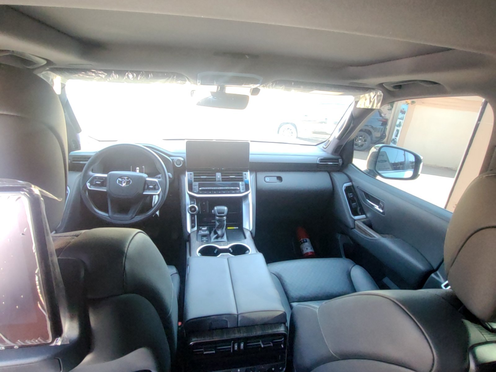 Toyota Land Cruiser VXR. 2025 - Image 9