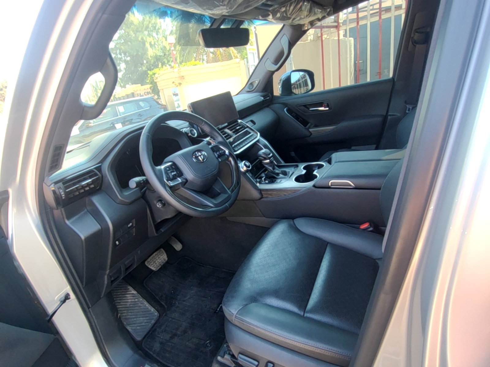 Toyota Land Cruiser VXR. 2025 - Image 11