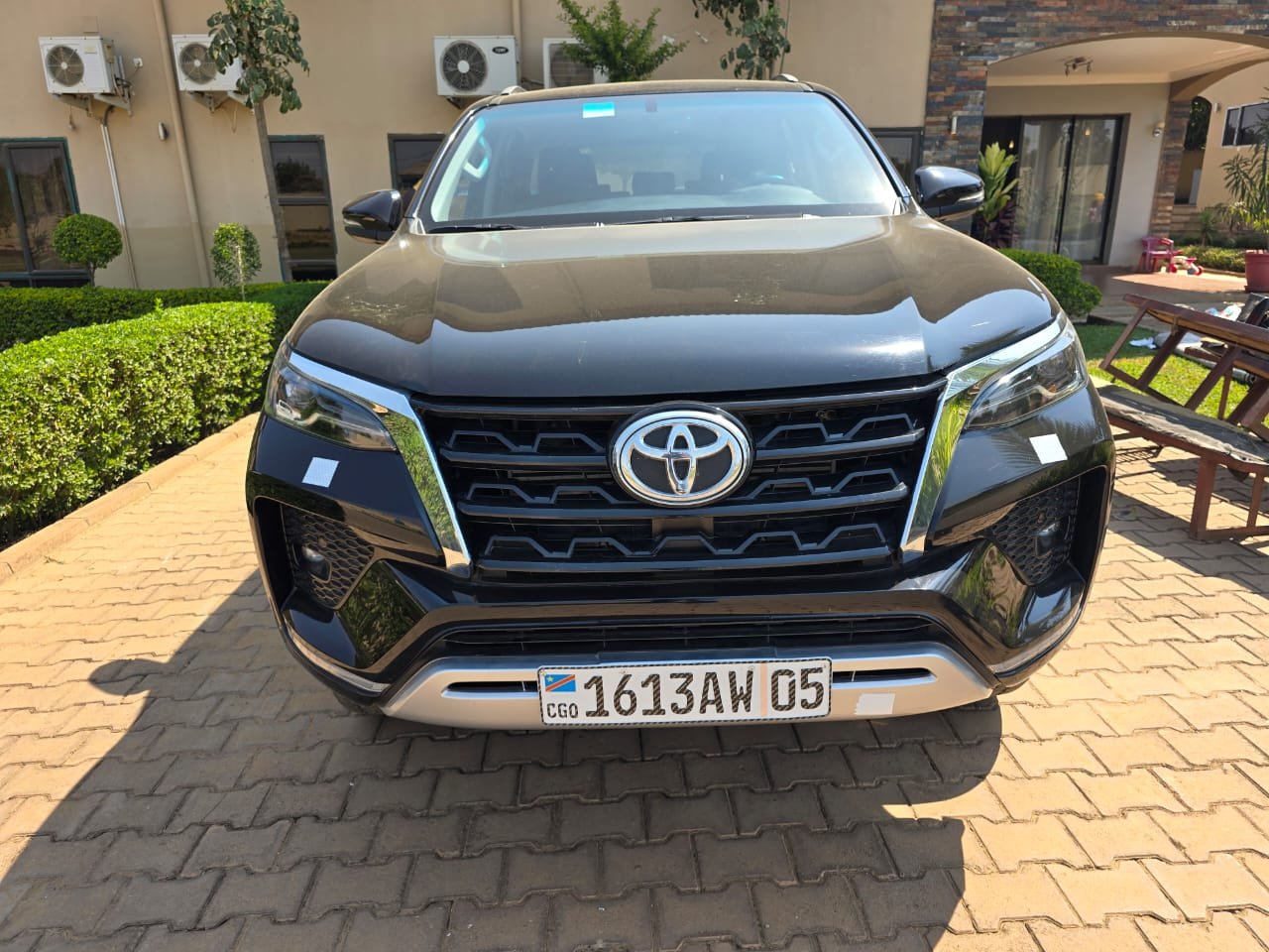 Toyota Fortuner 2022 noire - Excellent état