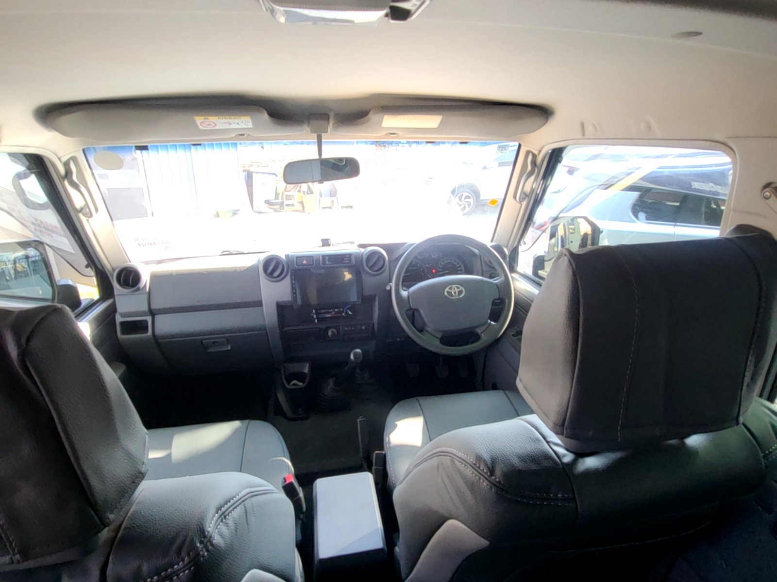 Toyota Land Cruiser LX 2015 - Excellent état - Image 4