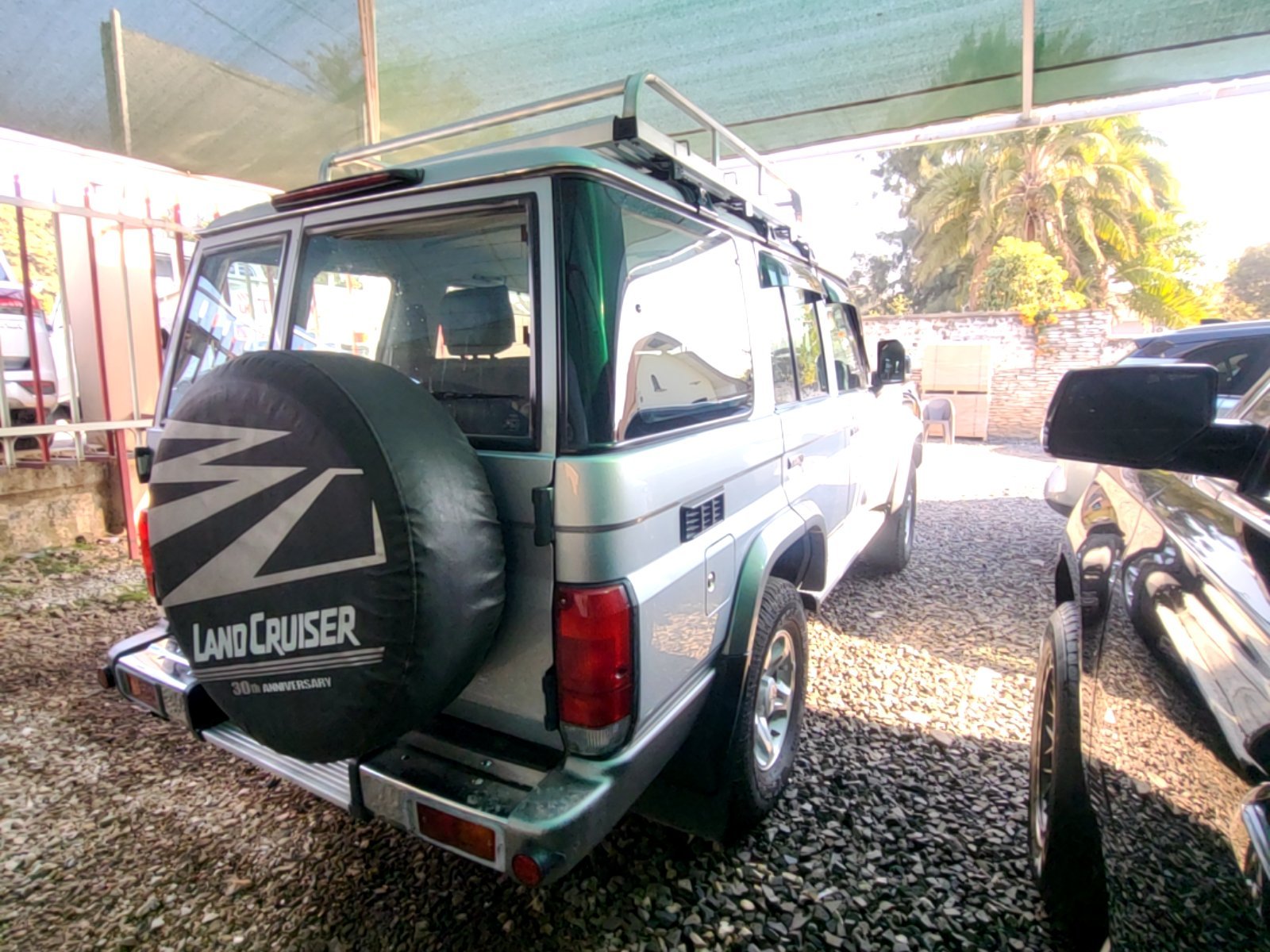 Toyota Land Cruiser LX 2015 - Excellent état - Image 10