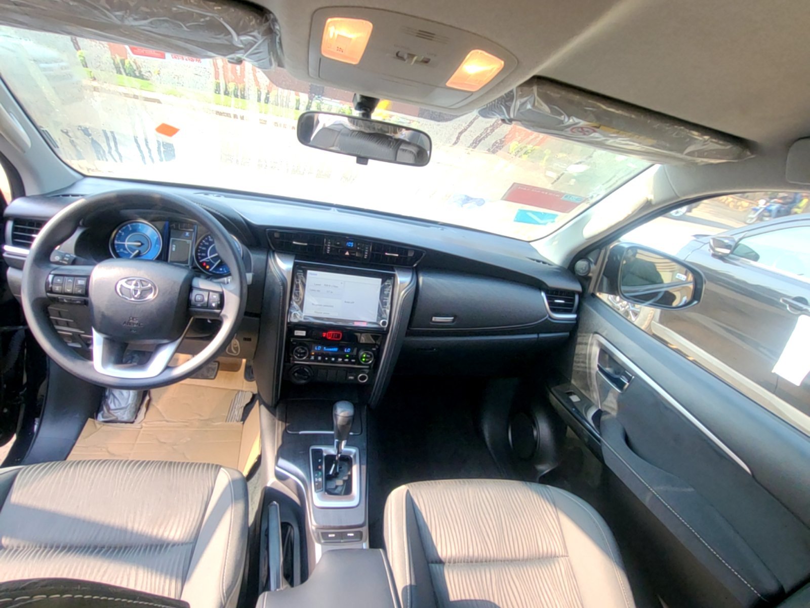 Toyota Fortuner 2025 - Excellent état - Image 8