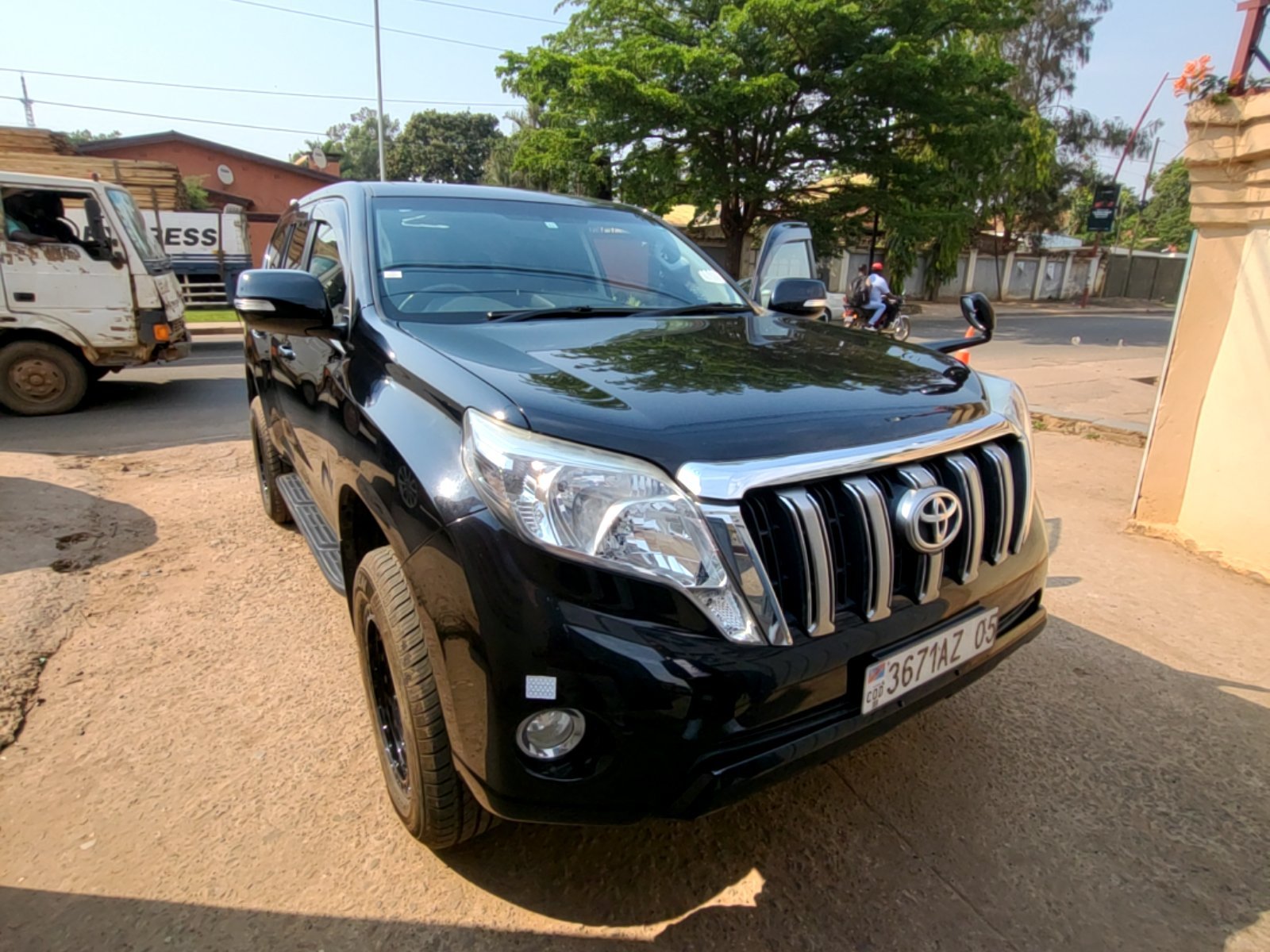 Toyota LAND CRUISER PRADO 2025 NOIRE - Excellent état - Image 8