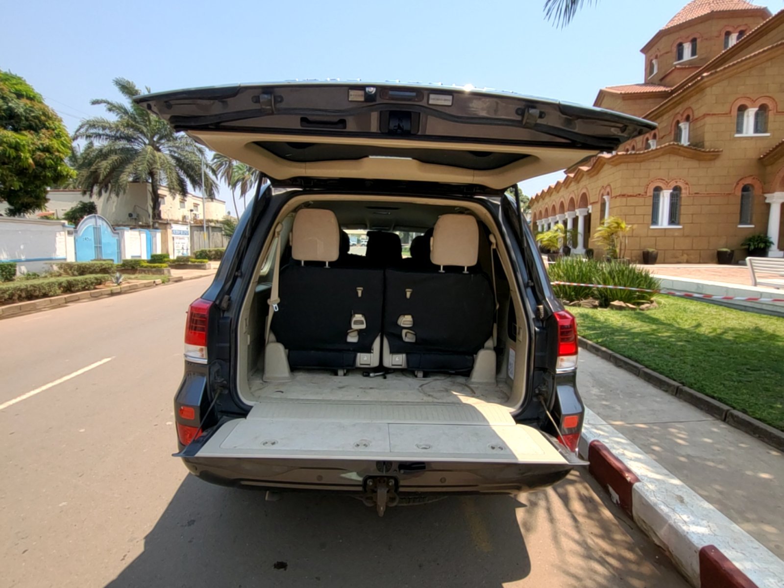 Toyota Land Cruiser EXR grise 2018 - Excellent état - Image 8