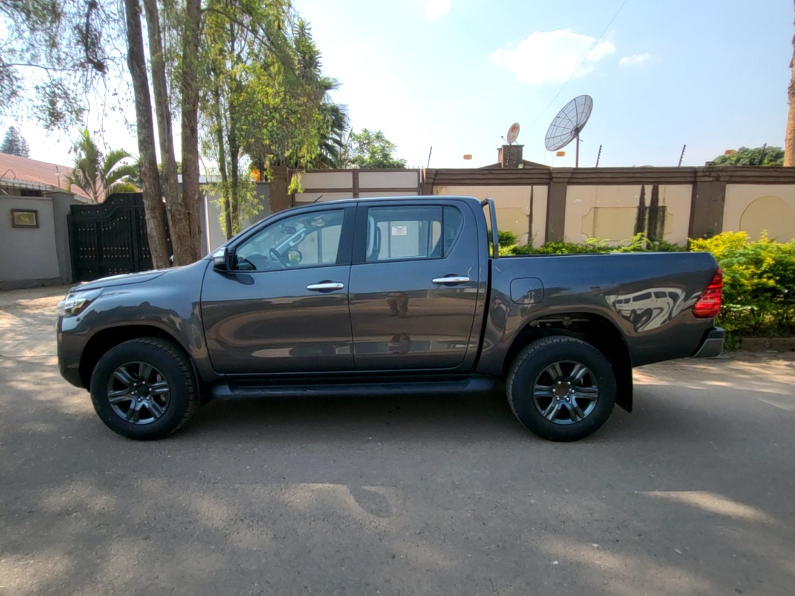 Toyota Hilux 2026 - Excellent état - Image 3