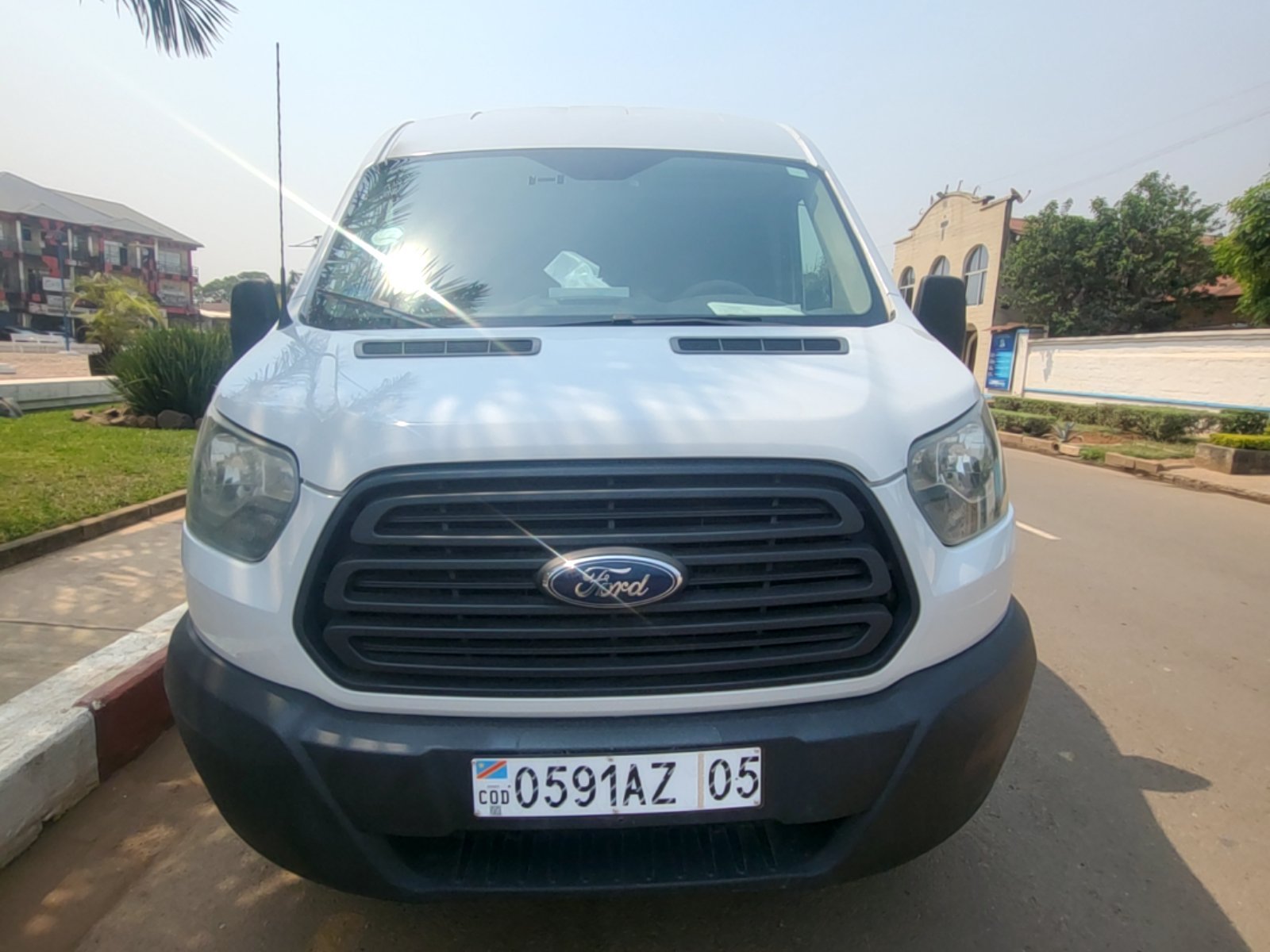 Ford Transit 2019 - Excellent état - Image 1