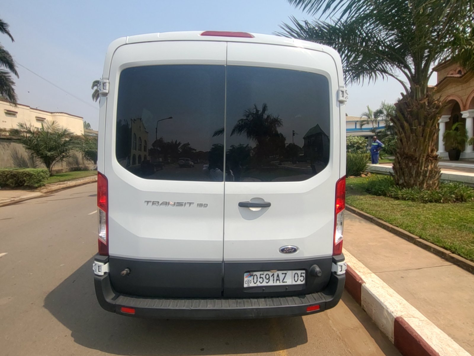 Ford Transit 2019 - Excellent état - Image 2