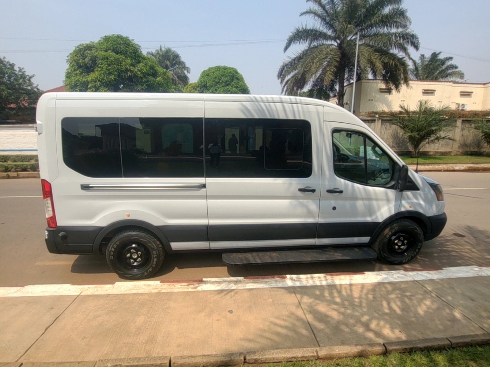 Ford Transit 2019 - Excellent état - Image 3