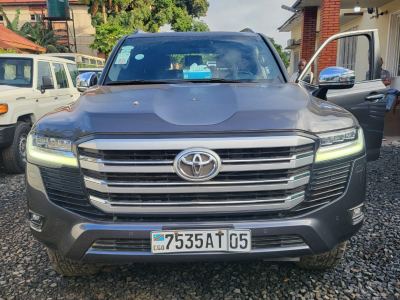Toyota Land Cruiser V8. VX. 2025. Excellent état