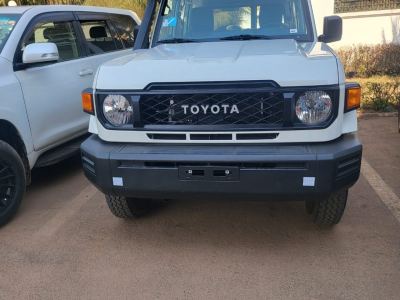 Toyota Land Cruiser LX 2026