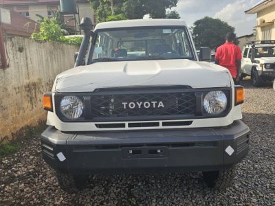 Toyota Land Cruiser - Excellent état, missionnaire, 4x4. 
