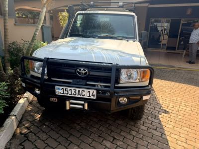 Toyota Land Cruiser LX BLANCHE 2018 - Excellent état