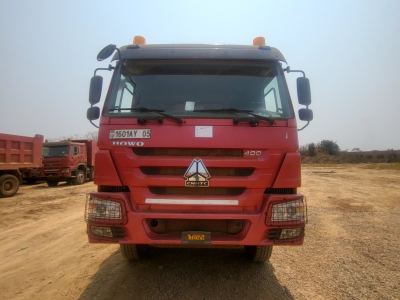 SINOTRUCK HOWO N°1 2023 - Excellent état