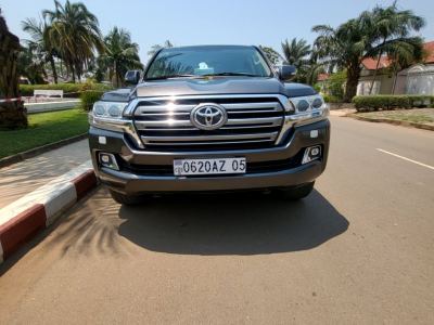 Toyota Land Cruiser EXR grise 2018 - Excellent état