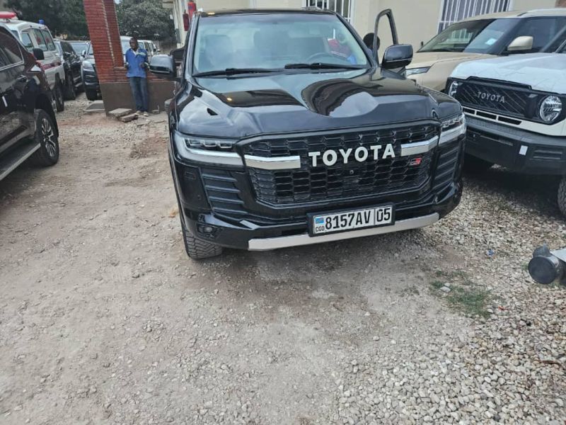 Toyota Land Cruiser GR V8 2023 - Import Japon